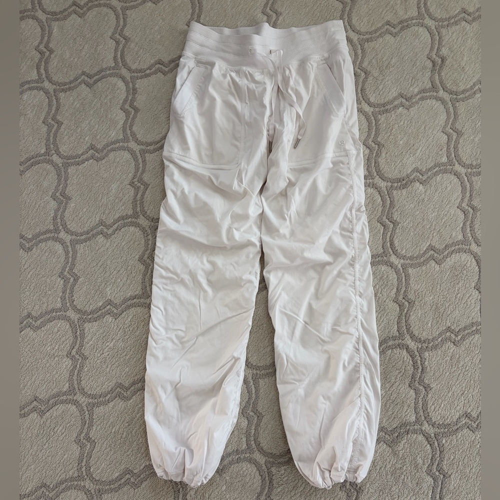 Lululemon Dance Studio Mid-Rise Pant. Lined & Full Length. Size 8